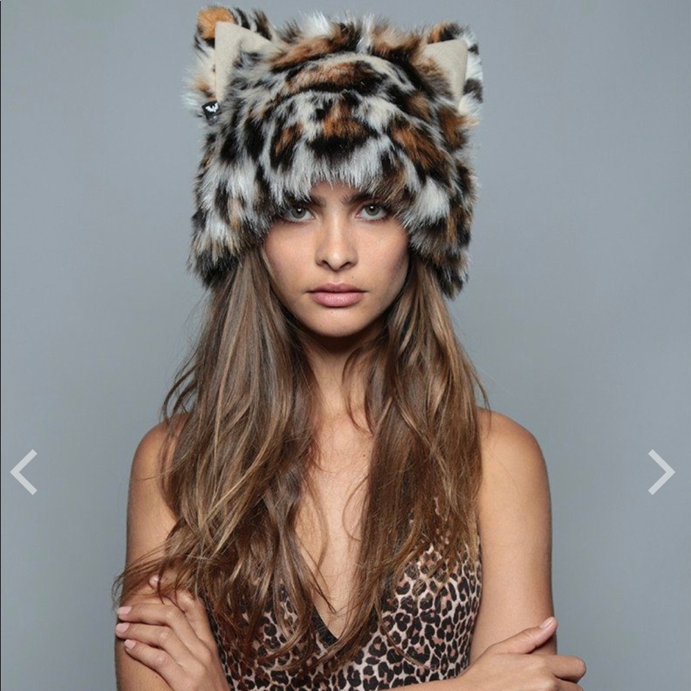 Spirithoods mother clouded leopard faux fur hood. One size. Never worn